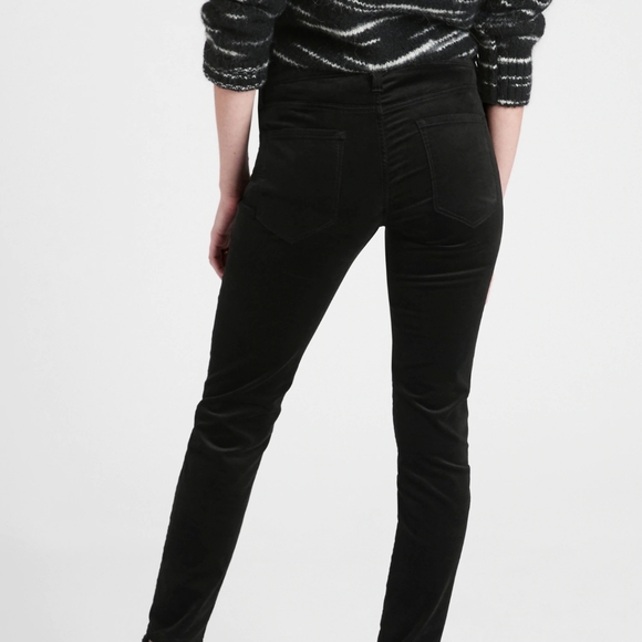 Gorgeous Mid Rise Velvet Skinny pants - Picture 2 of 7